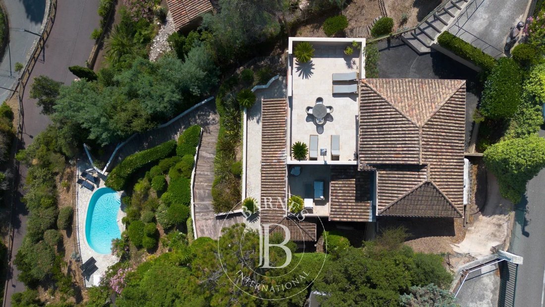 Villa in Théoule-sur-Mer, Provence-Alpes-Côte d'Azur, France 2 - 18546441