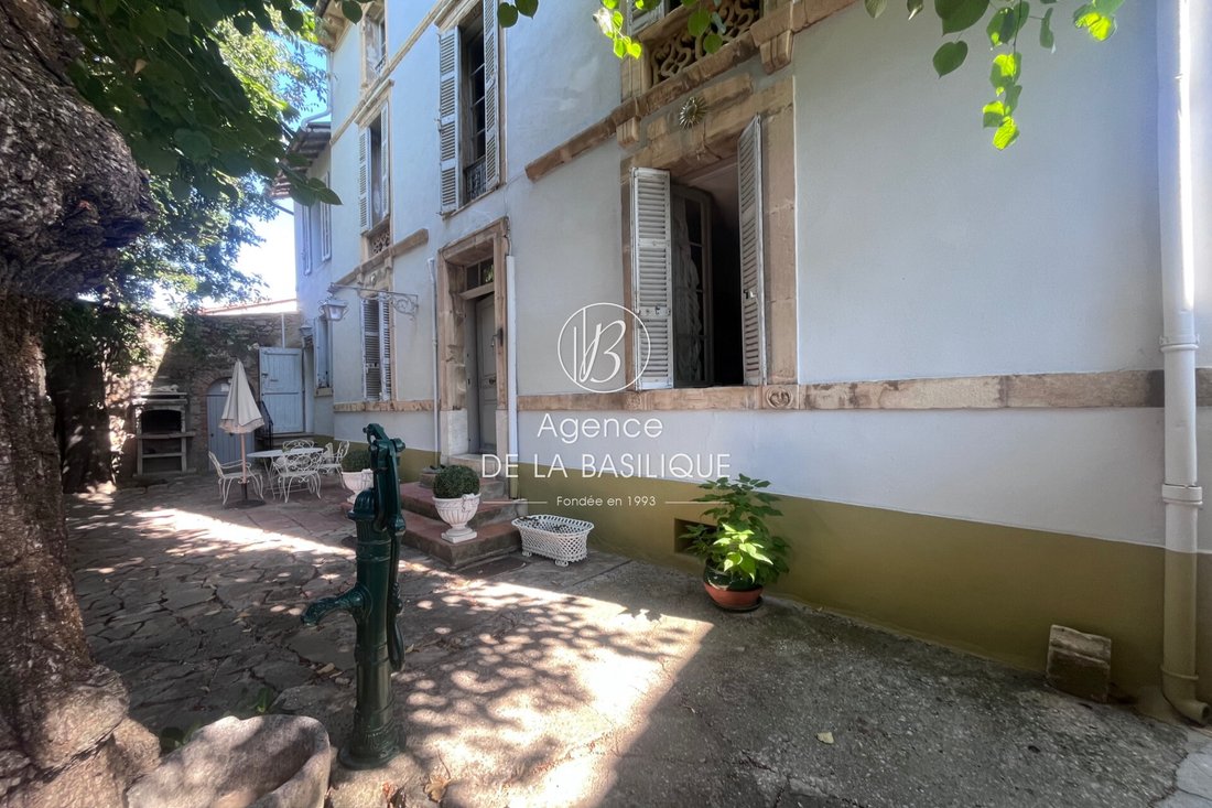 Villa in Centre Ville, Saint-Maximin-la-Sainte-Baume, France 1 - 18456959