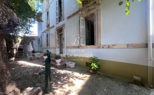 Villa in Centre Ville, Saint-Maximin-la-Sainte-Baume, France 1