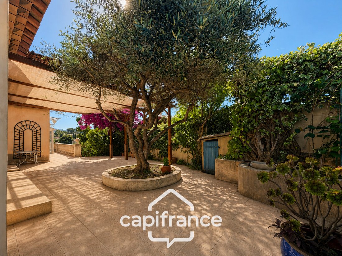 House in Centre Ville, Carqueiranne, France 3 - 18322761