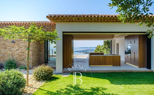 Villa in Nartelle-Noyer-Bellevue-bd des Sardinaux, Sainte-Maxime, France 1