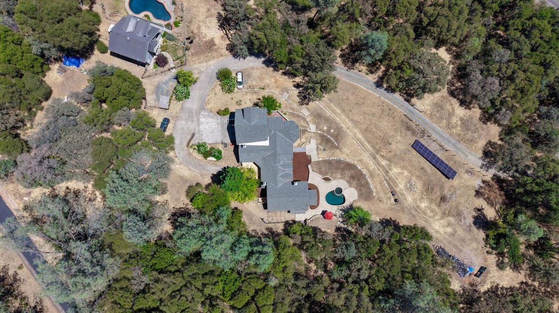 Penn Valley, California, United States 4 - 18546572