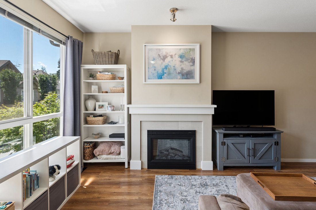 Villa in Burnaby, British Columbia, Canada 3 - 18546550