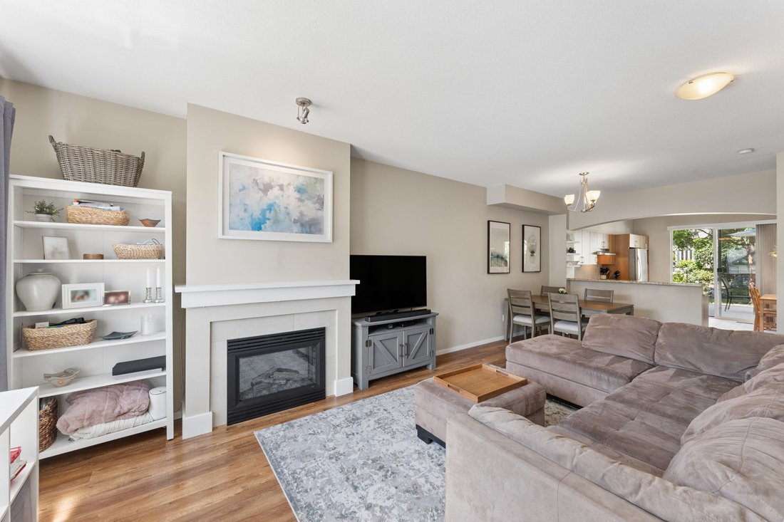Villa in Burnaby, British Columbia, Canada 4 - 18546550