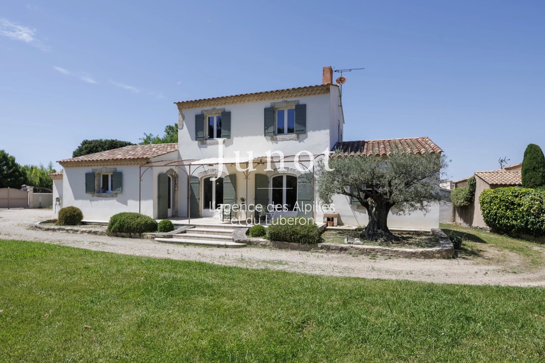 House in Saint-Rémy-de-Provence, Provence-Alpes-Côte d'Azur, France 2 - 18546668