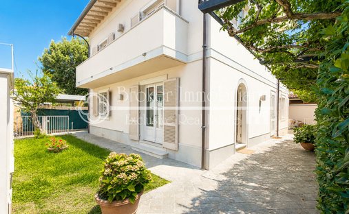 Villa in Center, Forte dei Marmi, Tuscany 1