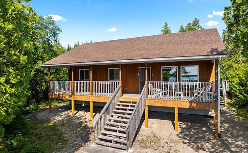 House in Tobermory, Ontario, Canada 1