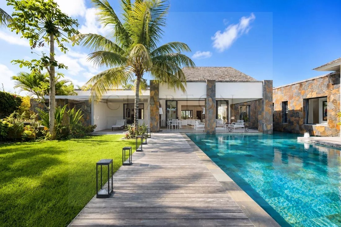 Villa in Grand Baie, Rivière du Rempart District, Mauritius 2 - 18546646