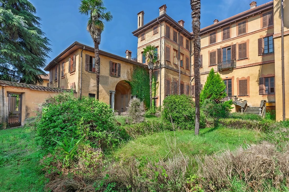 Estate in Bulciago, Lombardy, Italy 3 - 18546604