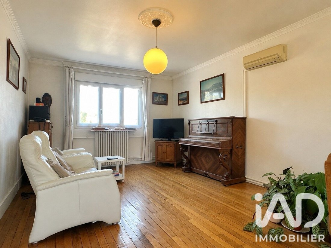 Verlaine-Paul Verlaine, La Courneuve, France 4 - 18549589