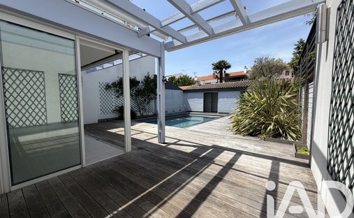 House in Saint Eloi, La Rochelle, France 1
