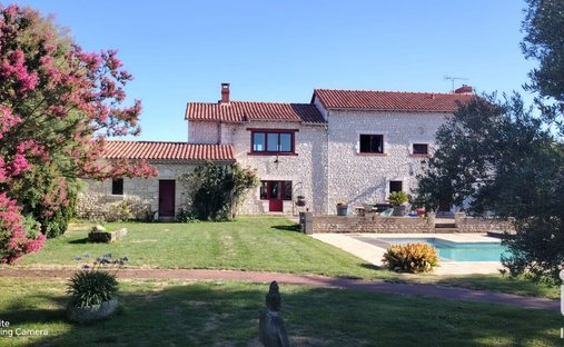 House in Serigny, Nouvelle-Aquitaine, France 1