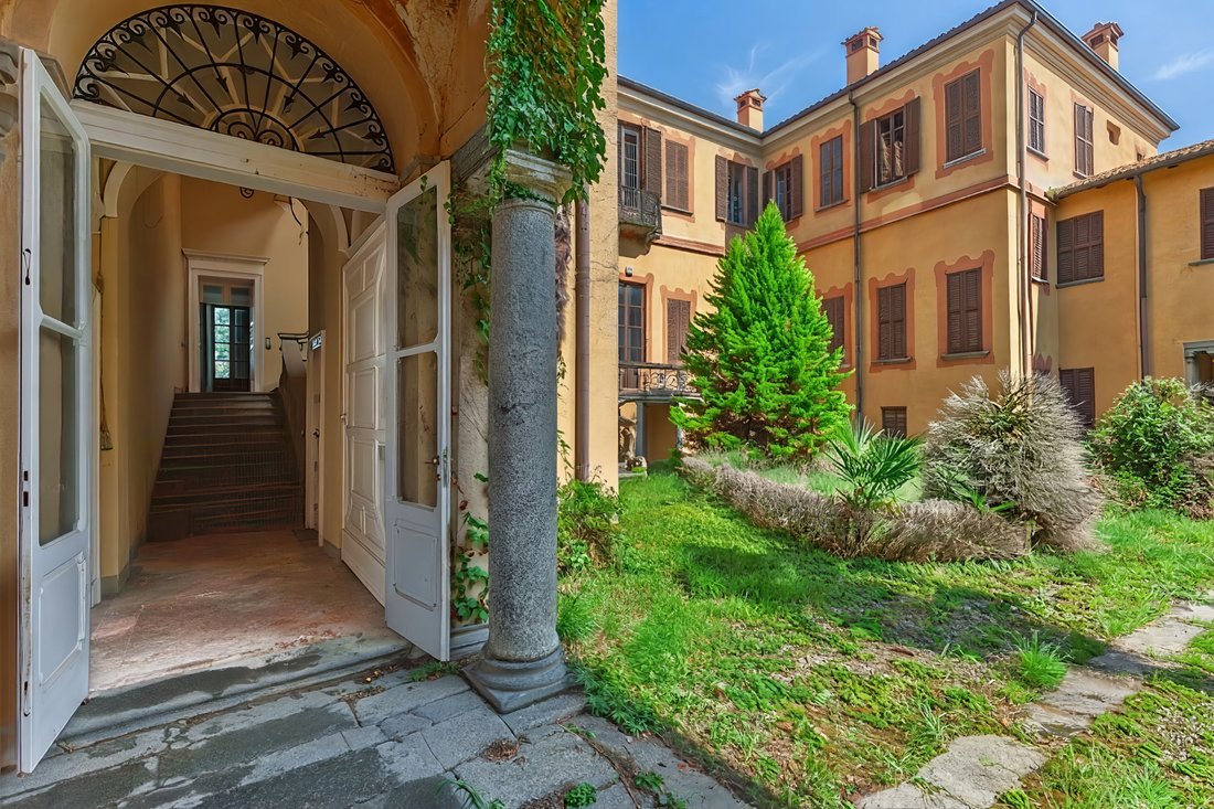 Estate in Bulciago, Lombardy, Italy 5 - 18546604