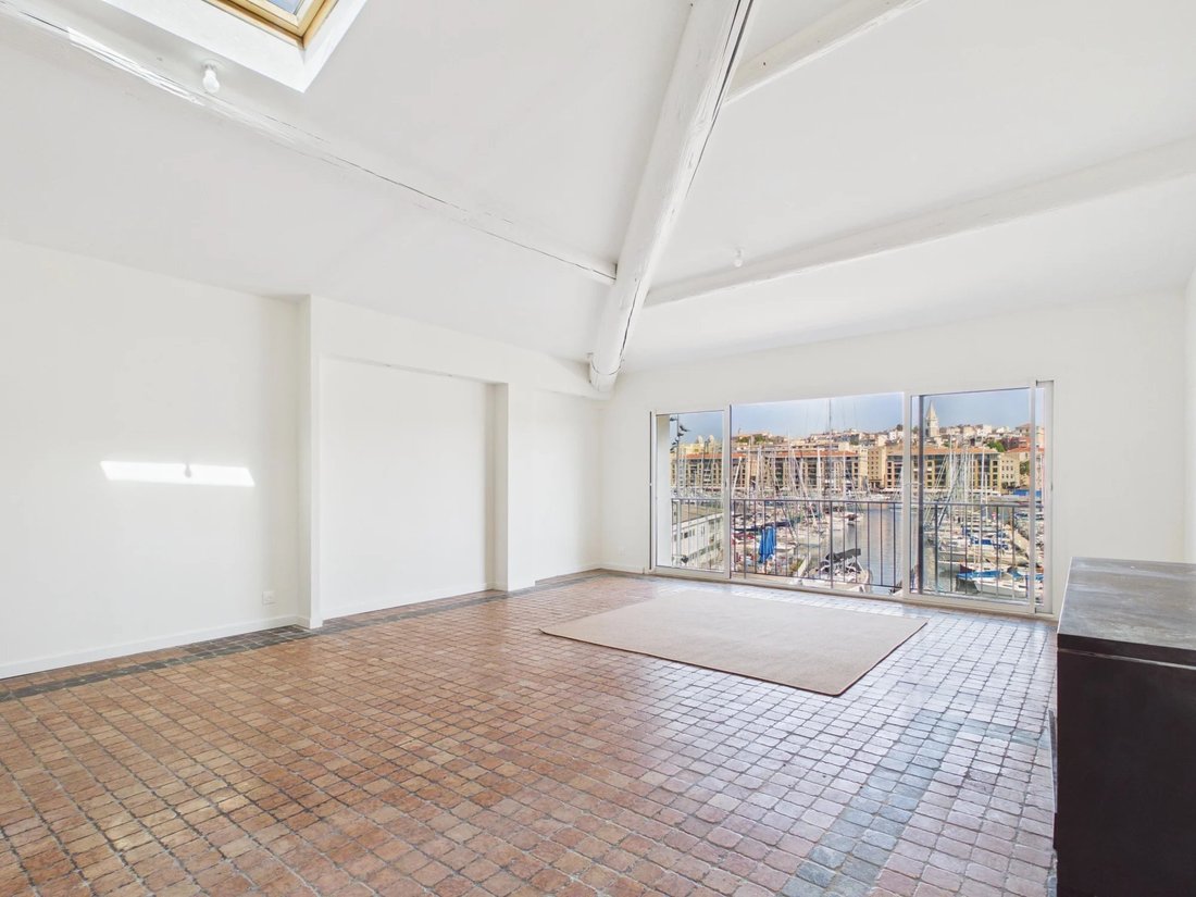 Apartment in Saint Victor, 7e Arrondissement, Marseille 2 - 18546620