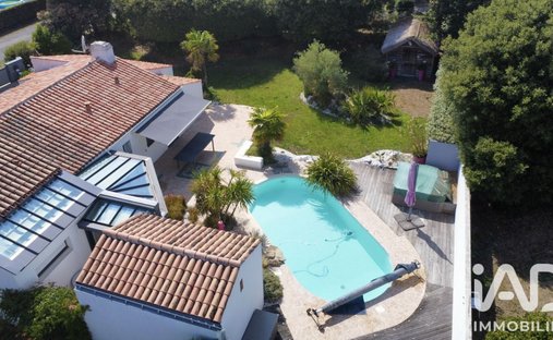 House in Arrondissement of Les Sables-d'Olonne, Pays de la Loire, France 1
