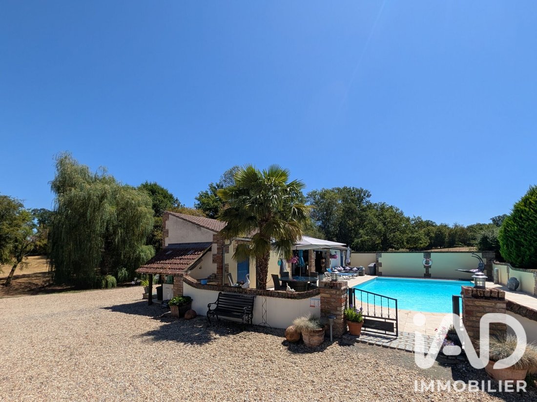 House in Saint-Dizier-les-Domaines, Nouvelle-Aquitaine, France 1 - 18549711