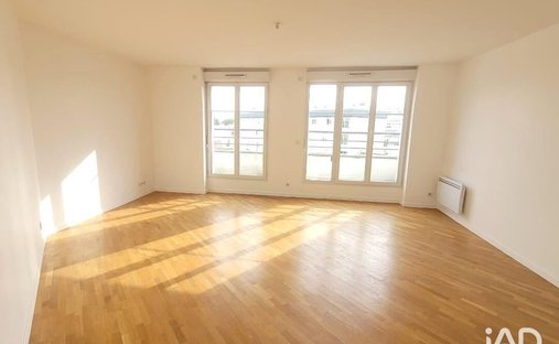 Apartment in La Fontaine-Parc des Sceaux-Croix de Berny-Centre Ville, Antony, France 1