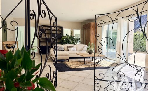 House in Saint-Avertin, Centre-Val de Loire, France 1