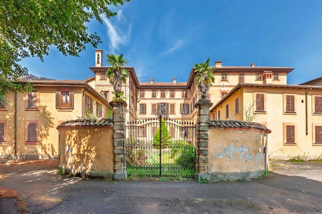 Estate in Bulciago, Lombardy, Italy 2 - 18546604