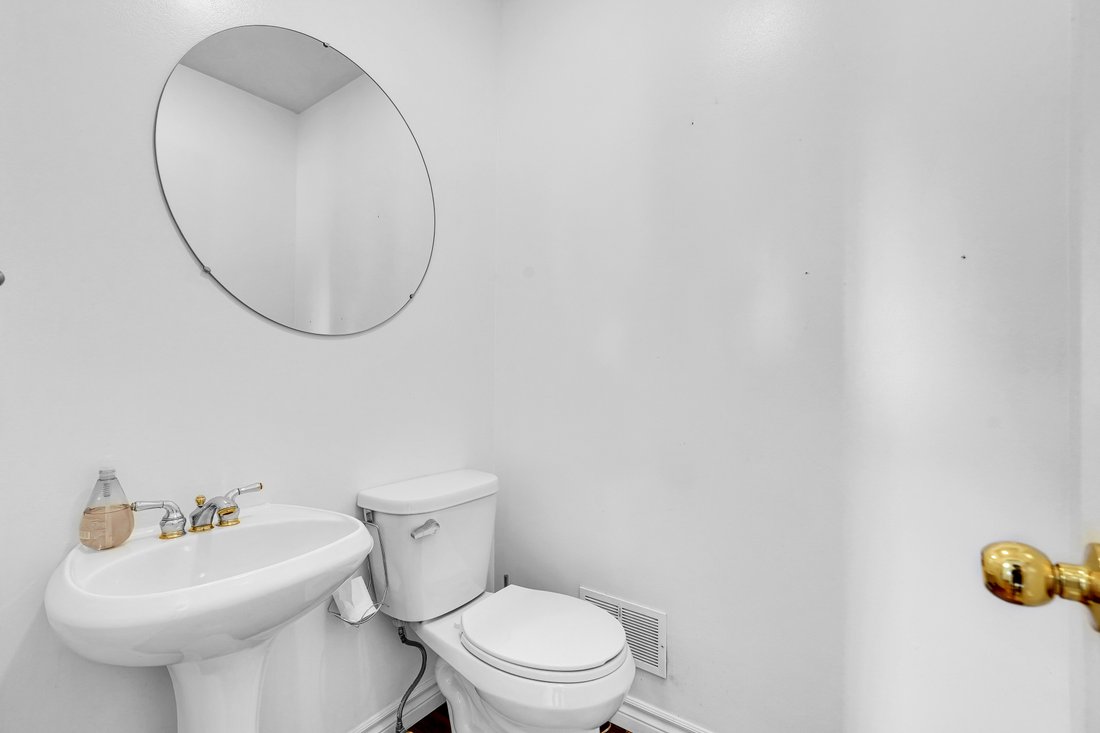 House in Ottawa, Ontario, Canada 5 - 18546552