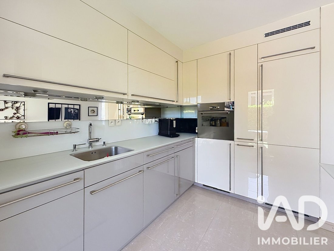 Apartment in Ferney-Voltaire, Auvergne-Rhône-Alpes, France 3 - 18549858