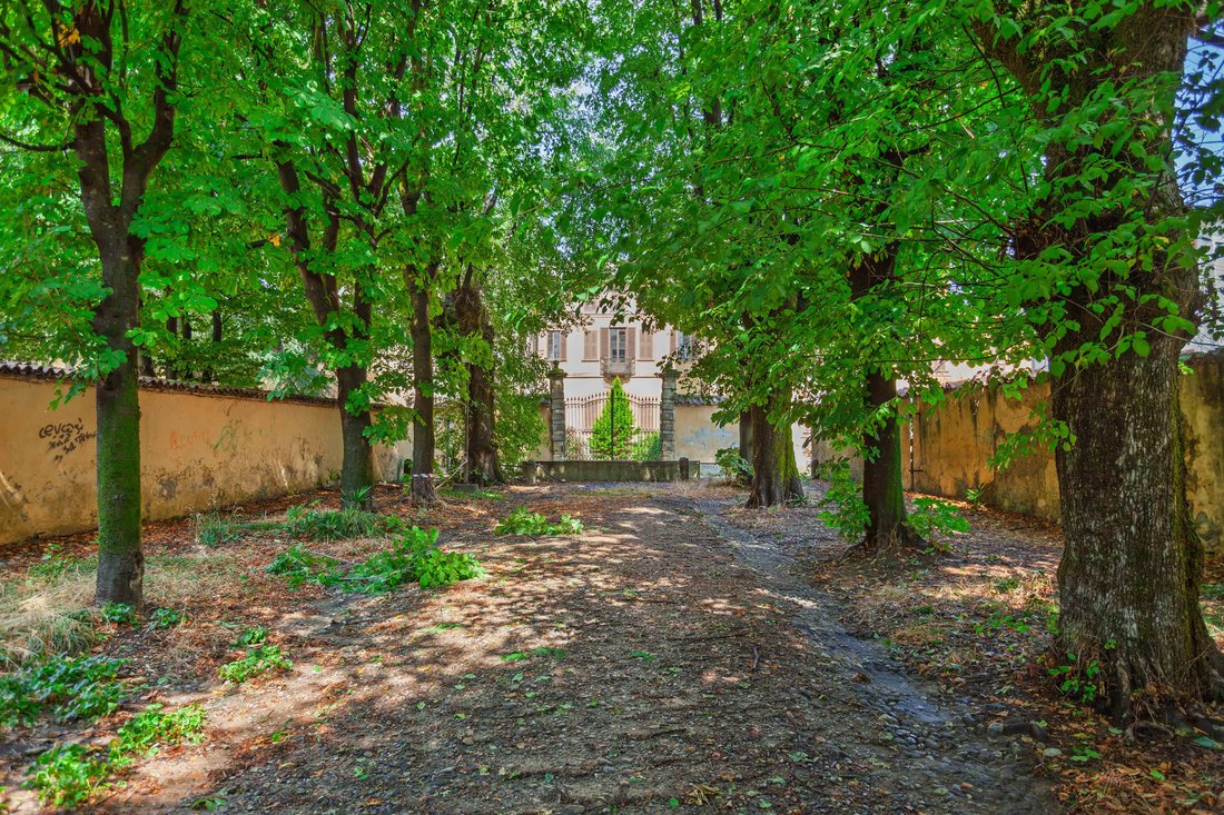 Estate in Bulciago, Lombardy, Italy 4 - 18546604