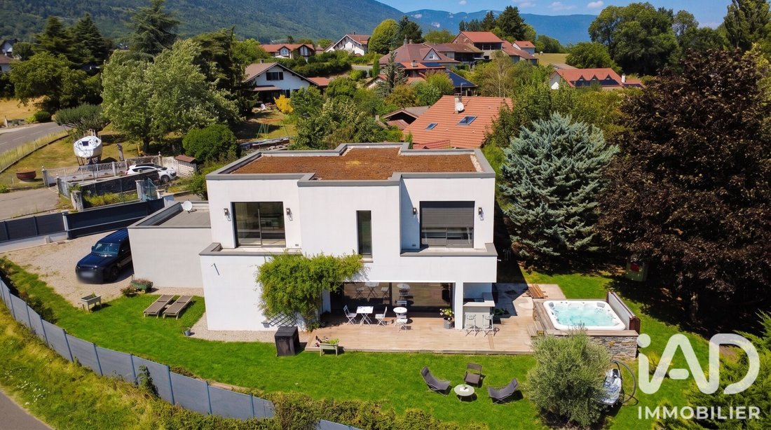 House in Saint-Genis-Pouilly, Auvergne-Rhône-Alpes, France 2 - 18549824