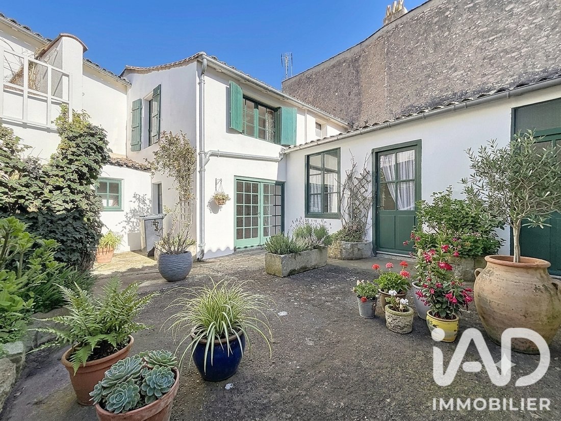 House in La Couarde-sur-Mer, Nouvelle-Aquitaine, France 1 - 18549868