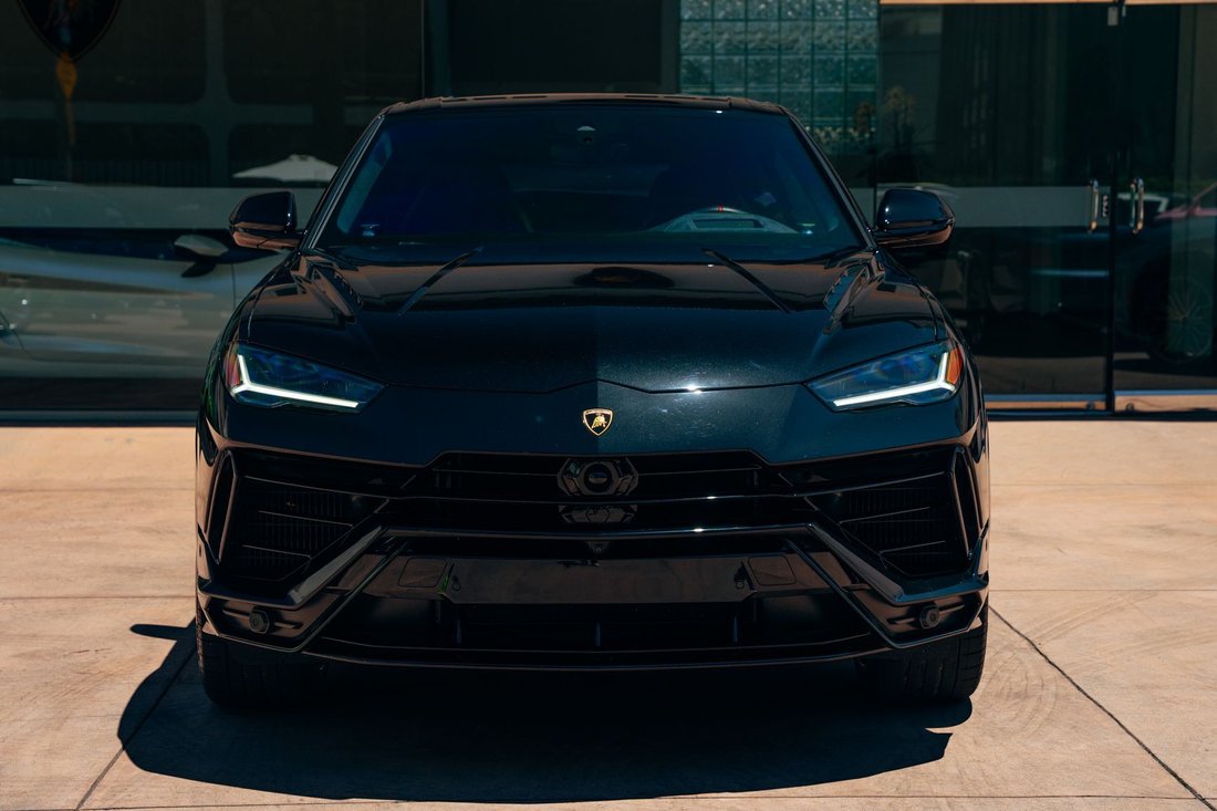 Suv in Beverly Hills, CA, United States 5 - 18546500