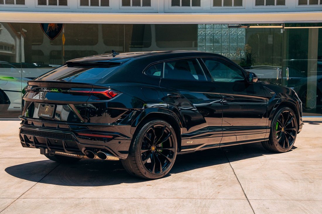 Suv in Beverly Hills, CA, United States 3 - 18546500