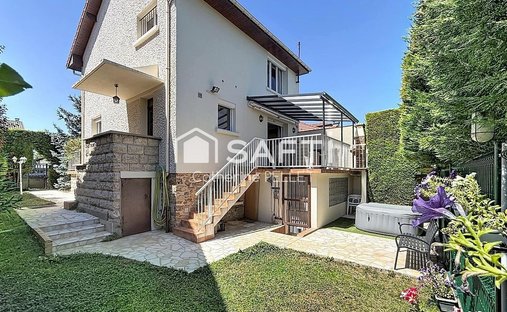 House in La Prevote, Thiais, France 1