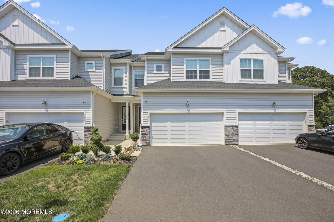 Condo in Marlboro Township, New Jersey, United States 3 - 18546913