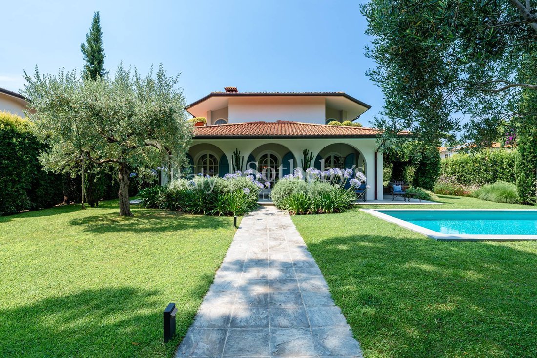 House in Center, Forte dei Marmi, Tuscany 3 - 18546929