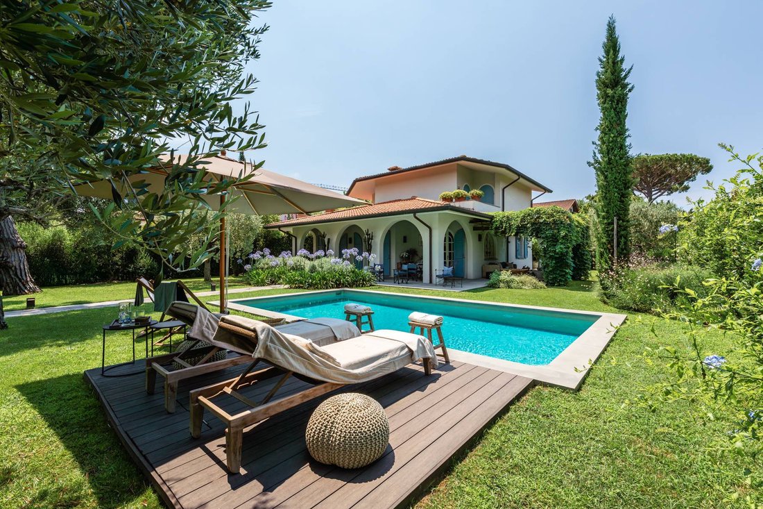 House in Center, Forte dei Marmi, Tuscany 1 - 18546929