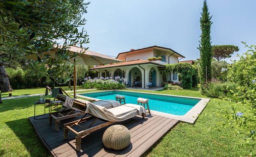 House in Center, Forte dei Marmi, Tuscany 1