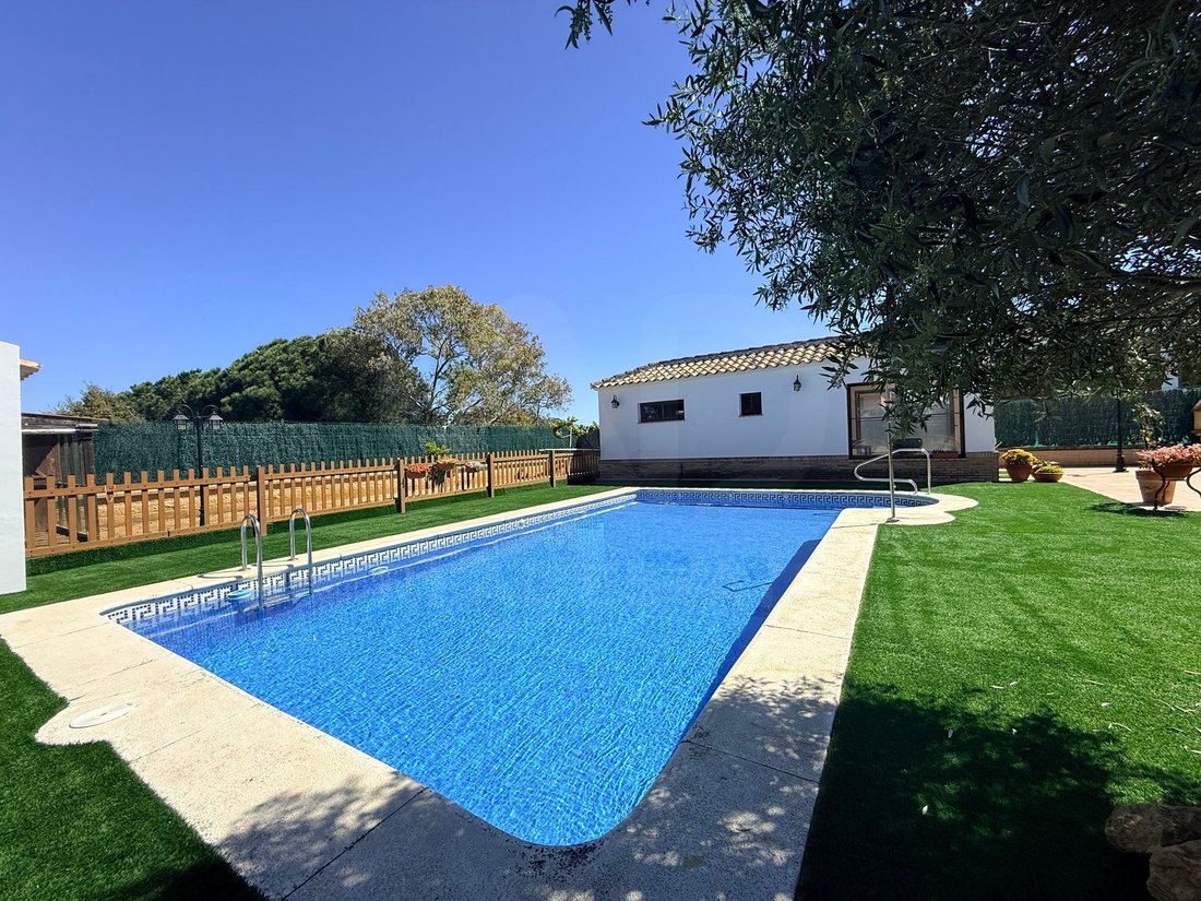 Chalet in Lepe, Andalusia, Spain 2 - 17630452