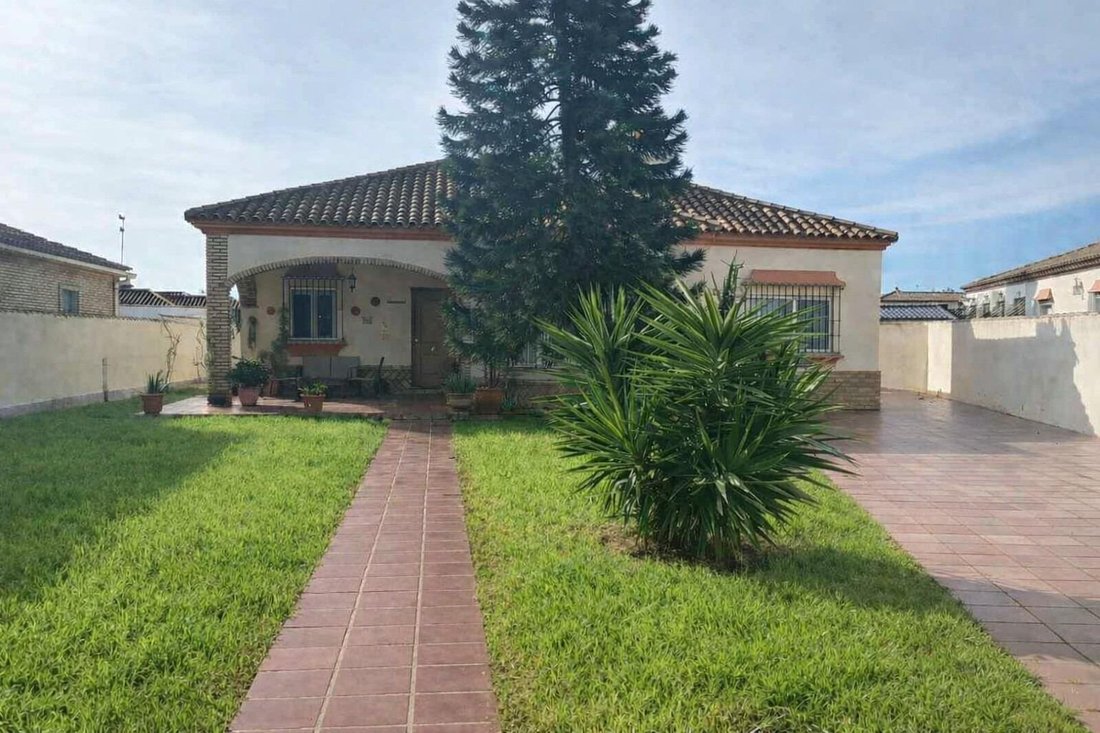 Chalet in Chiclana de la Frontera, Andalusia, Spain 3 - 18547075