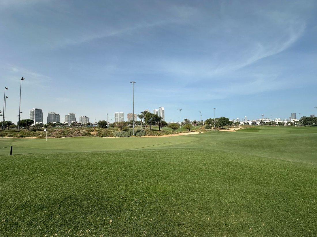 Townhouse in Damac Hills, Dubai, United Arab Emirates 2 - 18547021