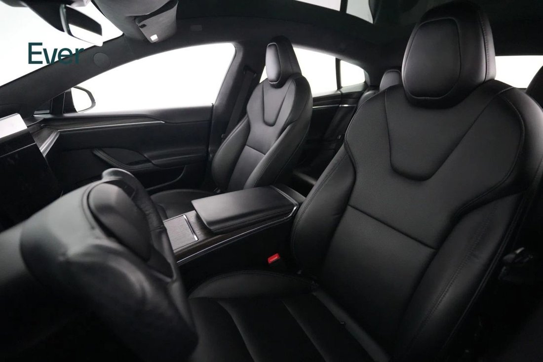 Sedan in San Francisco, CA, United States 4 - 17699134