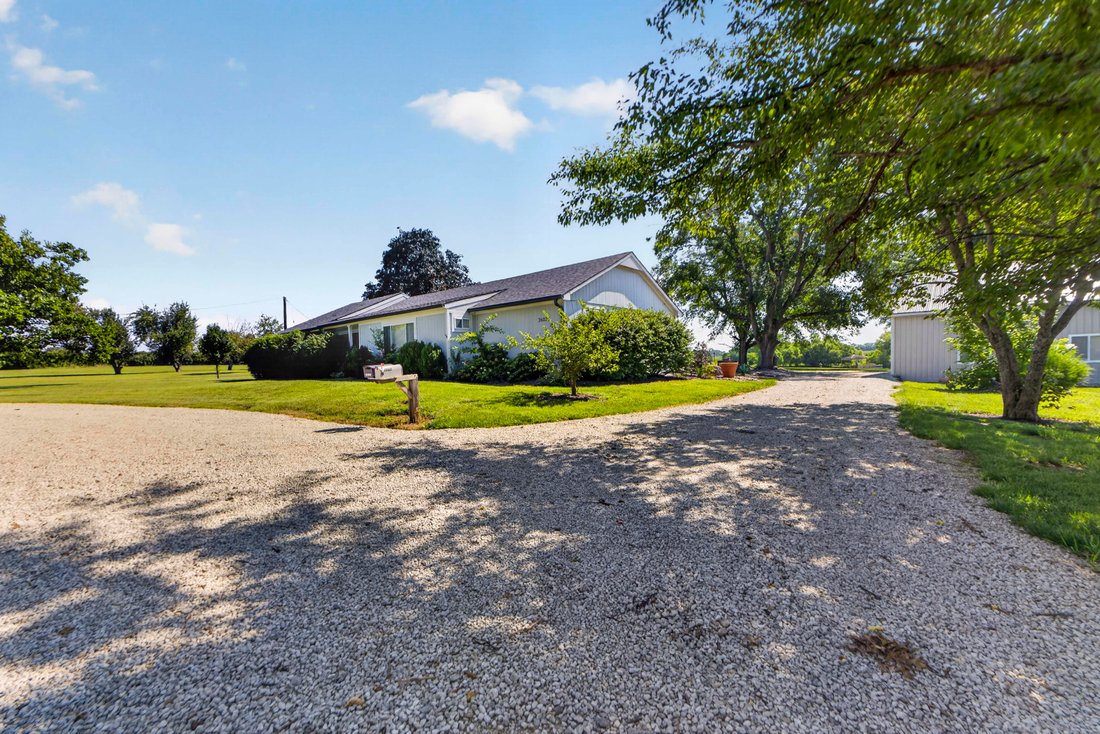 Louisburg, Kansas, United States 3 - 18547169