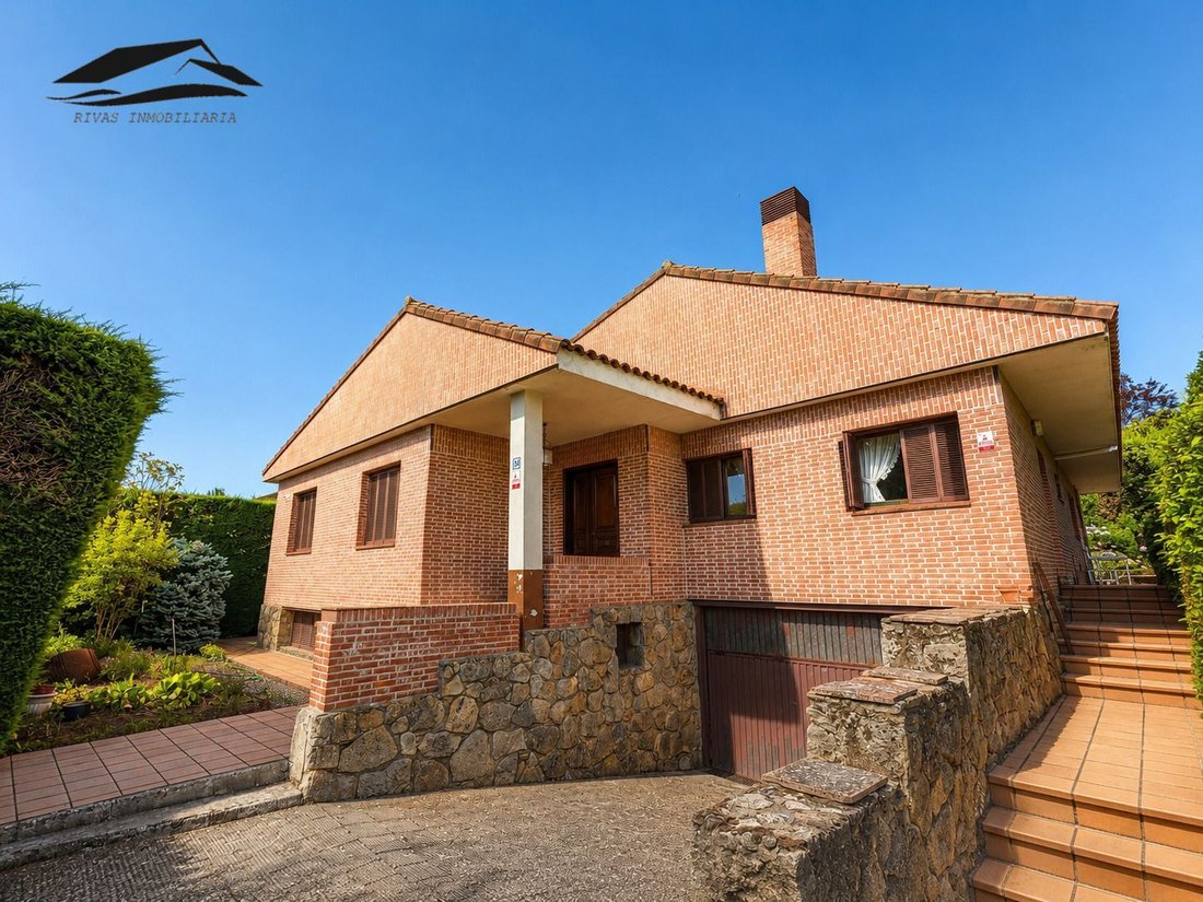 Chalet in Santa Marta de Tormes, Castile and Leon, Spain 1 - 18547033