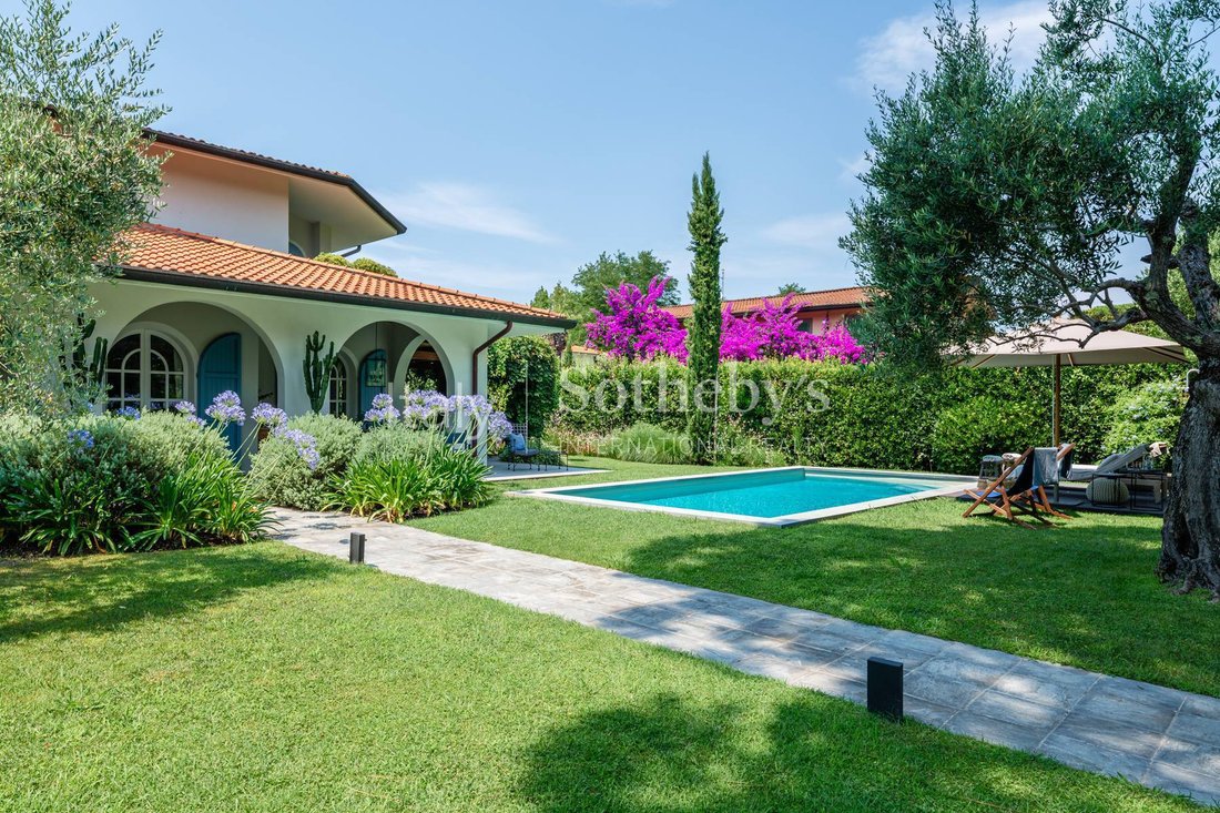 House in Center, Forte dei Marmi, Tuscany 2 - 18546929