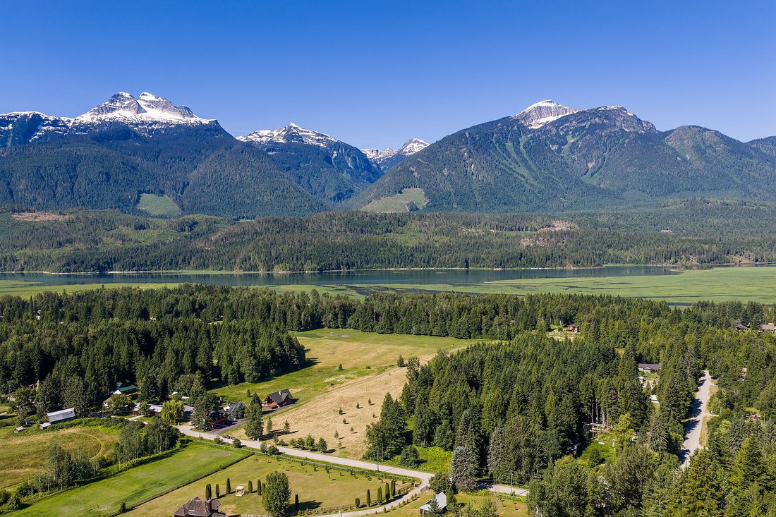 Land in Revelstoke, British Columbia, Canada 2 - 18547089