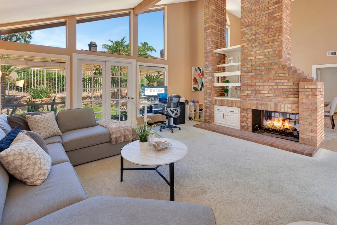 Mission Viejo, California, United States 5 - 18547119