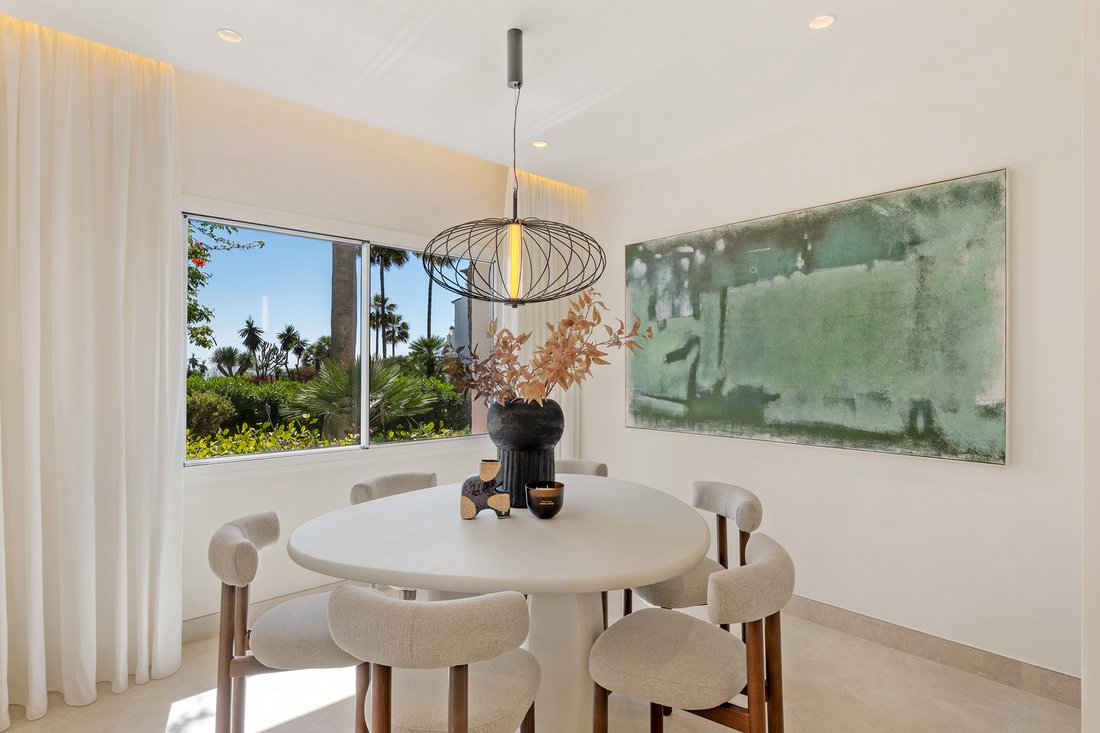 Apartment in Cancelada, Estepona, Andalusia 4 - 18547127