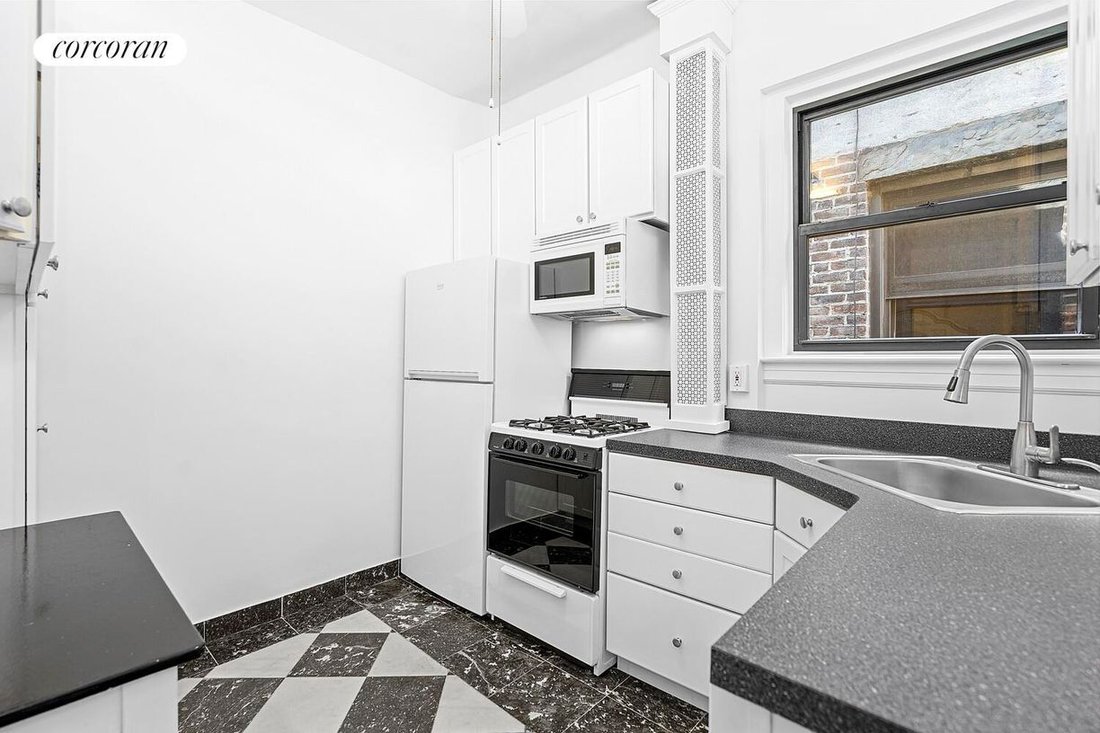Co Op in New York, New York, United States 4 - 17395517