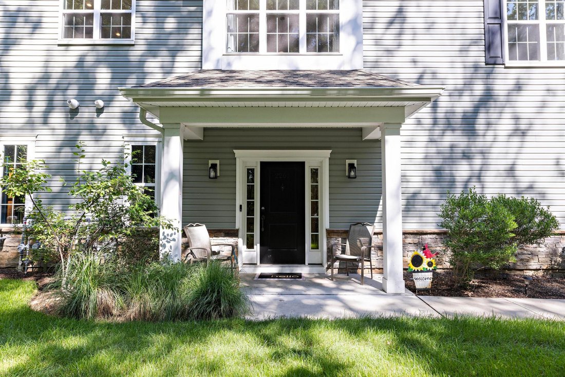 Condo in North Middletown, New Jersey, United States 4 - 18547166
