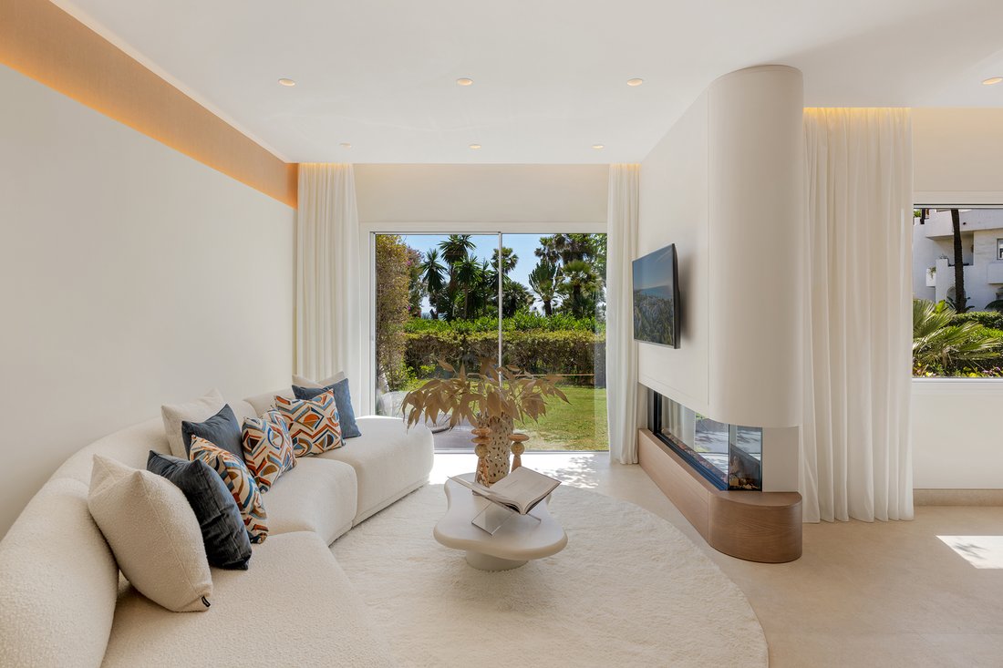 Apartment in Cancelada, Estepona, Andalusia 5 - 18547127