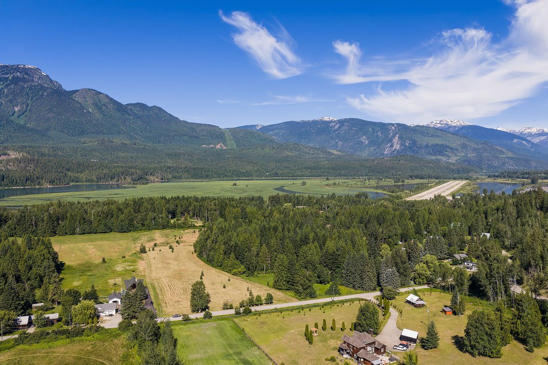 Land in Revelstoke, British Columbia, Canada 1 - 18547089