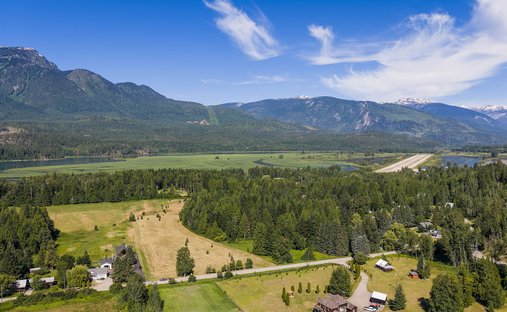 Land in Revelstoke, British Columbia, Canada 1